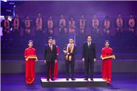 Phó Chủ tịch VNI nhận Giải thưởng Sao Đỏ - Doanh nhân trẻ Việt Nam tiêu biểu 2017